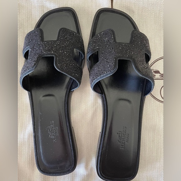 Hermes Shoes - Authentic Hermes Oran Sandal